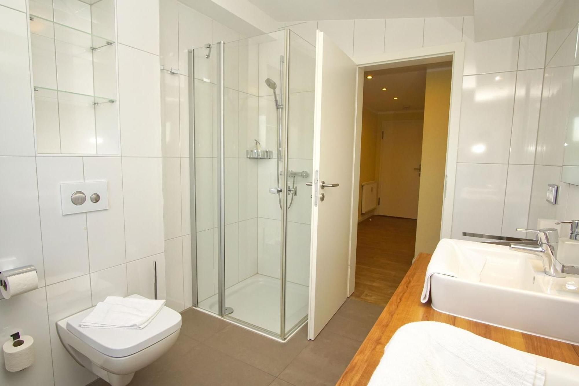 Balkon, Gratis Nutzung Vom Ahoi Erlebnisbad Und Sauna In Sellin- Meeresblick Fewo 59 Goehren  Exterior foto