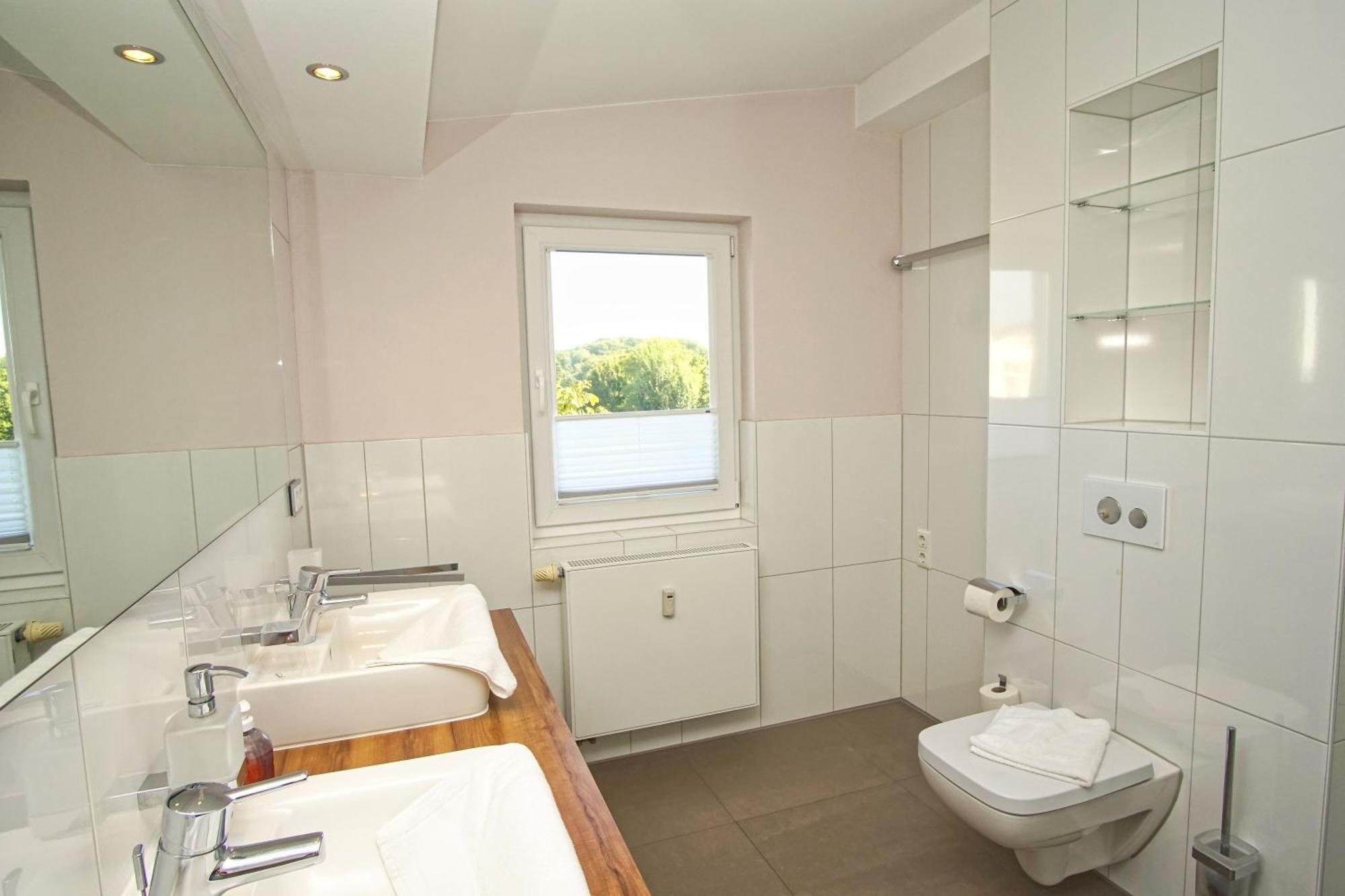 Balkon, Gratis Nutzung Vom Ahoi Erlebnisbad Und Sauna In Sellin- Meeresblick Fewo 59 Goehren  Exterior foto
